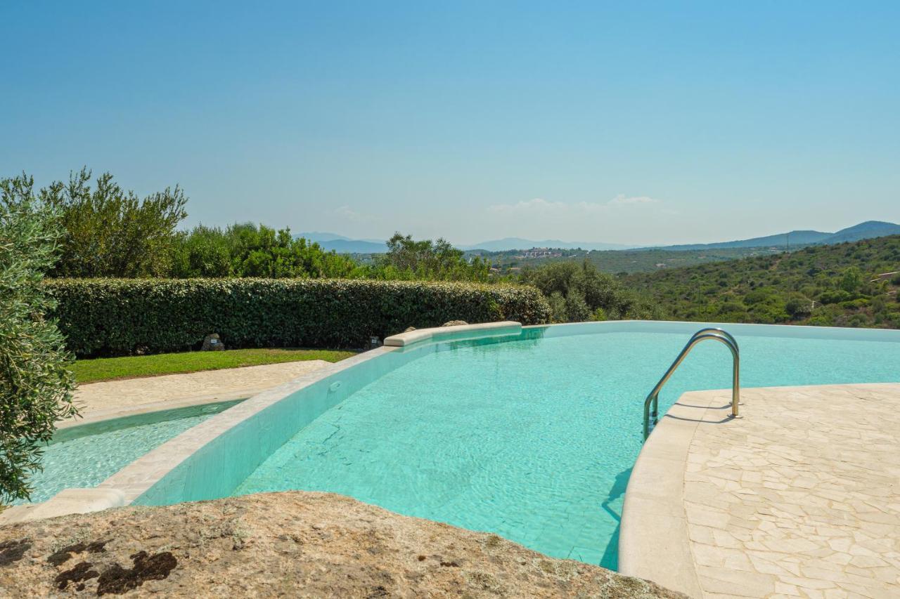 Villetta D'Arancia - Sherdenia Luxury Apartments Marinella  Bagian luar foto